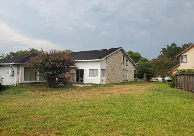 Photo 3 of Single family home for sale at 3422 Big Horn Ct, Sugar Land, TX 77478 | MLS# 37190599 | Listing updated on 2026-10-04