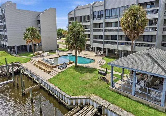Listing Photo 5 - Condo for sale in building located at 580 Pleasure Island Blvd, Port Arthur, TX 77640 - Unit #224