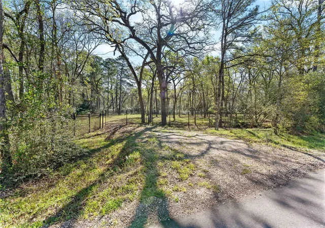 Photo 4 of Land for sale at 19739 E Lakeshore Dr, Magnolia, TX 77355 | MLS# 81201344 | Listing updated on 2026-09-08