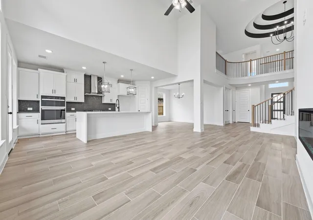 Photo 3 of Single family home for sale at 326 Mulberry Crk St, Conroe, TX 77304 | MLS# 19182353 | Listing updated on 2026-09-04