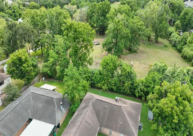 Photo 3 of Sale Pending at 4205 Lariat Dr, Baytown, TX 77521 | MLS# 2109292 | Listing updated on 2026-10-05
