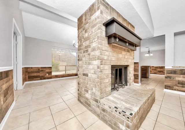 Photo 4 of Single family home for sale at 5409 Stone Crk Dr, La Porte, TX 77571 | MLS# 49800263 | Listing updated on 2026-09-13