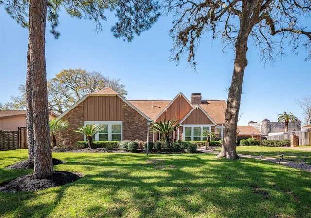 Photo 1 of Single family home for sale at 18510 Barbuda Ln, Houston, TX 77058 | MLS# 97380616 | Listing updated on 2026-09-17