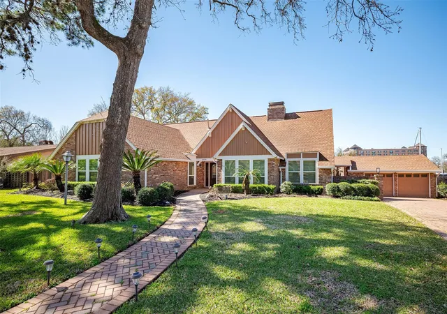 Photo 2 of Single family home for sale at 18510 Barbuda Ln, Houston, TX 77058 | MLS# 97380616 | Listing updated on 2026-09-17