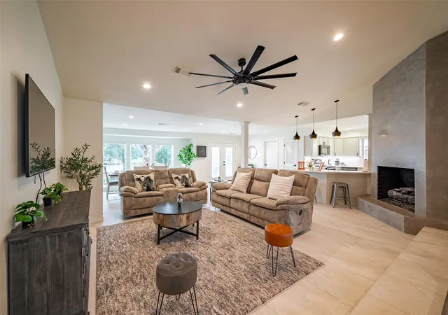 Photo 3 of Single family home for sale at 18510 Barbuda Ln, Houston, TX 77058 | MLS# 97380616 | Listing updated on 2026-09-17