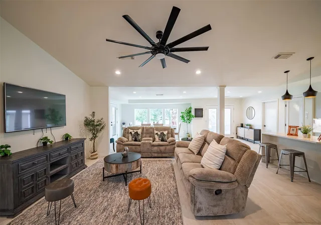 Photo 4 of Single family home for sale at 18510 Barbuda Ln, Houston, TX 77058 | MLS# 97380616 | Listing updated on 2026-09-17
