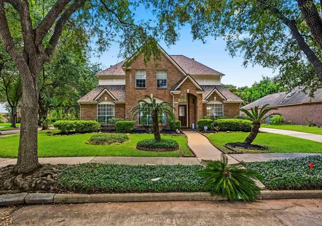 Photo 1 of Single family home for sale at 3926 Felicia Dr, Sugar Land, TX 77479 | MLS# 23967680 | Listing updated on 2026-10-07