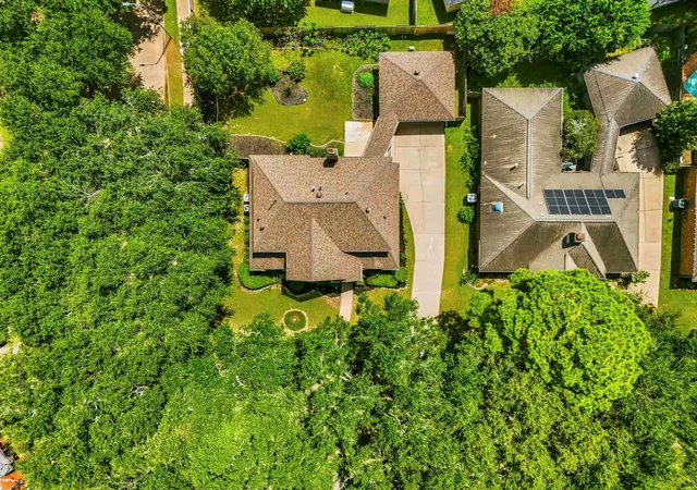 Photo 2 of Single family home for sale at 3926 Felicia Dr, Sugar Land, TX 77479 | MLS# 23967680 | Listing updated on 2026-10-07