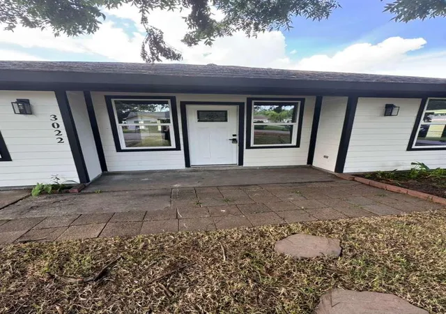 Photo 1 of Single family home for sale at 3022 South Dr, Groves, TX 77619 | MLS# 54338180 | Listing updated on 2026-10-08