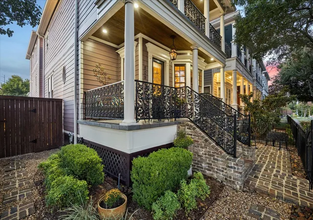 Photo 3 of Single family home for sale at 809 W 9th Street, Houston, TX 77007 | MLS# 12540394 | Listing updated on 2026-10-05