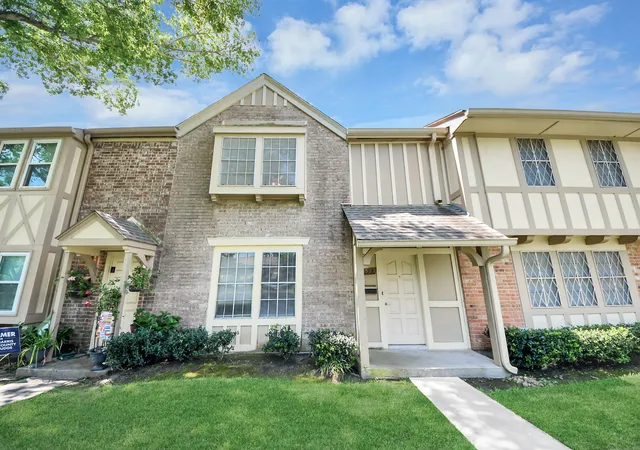 Photo 1 of Townhouse for sale at 10372 Hammerly Blvd #25, Houston, TX 77043 | MLS# 87937839 | Listing updated on 2026-09-02