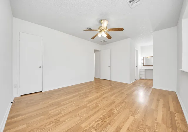 Photo 3 of Townhouse for sale at 10372 Hammerly Blvd #25, Houston, TX 77043 | MLS# 87937839 | Listing updated on 2026-09-02