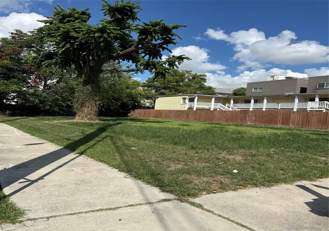 Photo 1 of Land for sale at 100 Welch St, Houston, TX 77006 | MLS# 21947616 | Listing updated on 2026-09-09