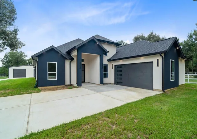 Single family home for sale at 2062 White Doe Ct, Cleveland, TX 77328 | MLS# 65113693
