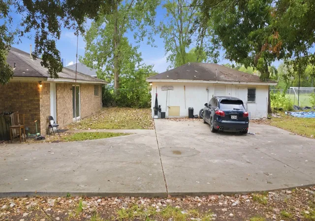 Photo 3 of Single family home for sale at 14054 Ambrose St, Houston, TX 77045 | MLS# 86229765 | Listing updated on 2026-09-11