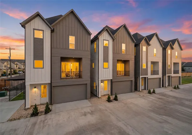 Photo 1 of Single family home for sale at 607 Skyland Ter Way, Houston, TX 77009 | MLS# 39931380 | Listing updated on 2026-09-20