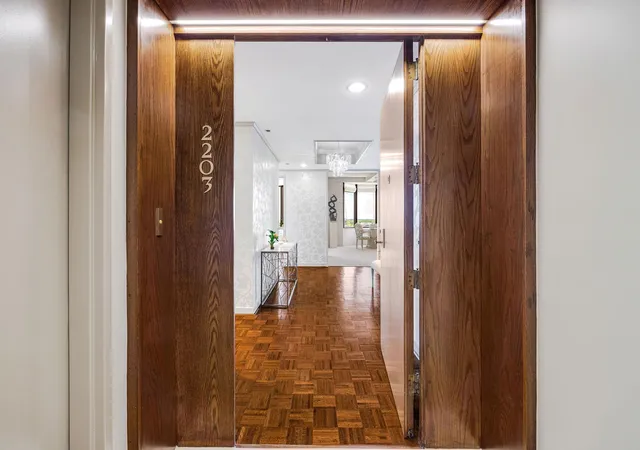 Photo 2 of Condo for sale at 5555 Del Monte Dr #2203, Houston, TX 77056 | MLS# 25318941 | Listing updated on 2026-09-19