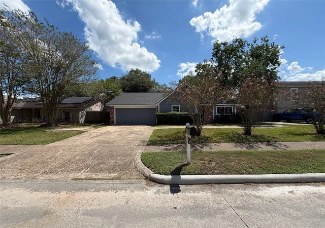 Photo 1 of Single family home for sale at 20006 Timber Forest Dr, Humble, TX 77346 | MLS# 13886110 | Listing updated on 2026-09-20