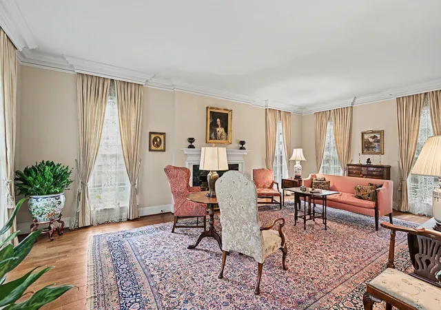 Photo 3 of Mansion for sale at 6019 Stones Throw Rd, Houston, TX 77057 | MLS# 43868525 | Listing updated on 2026-09-28
