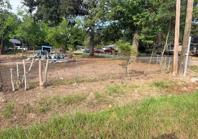 Photo 2 of Land for sale at 611 E Dallas St, Cleveland, TX 77327 | MLS# 87189916 | Listing updated on 2026-09-08