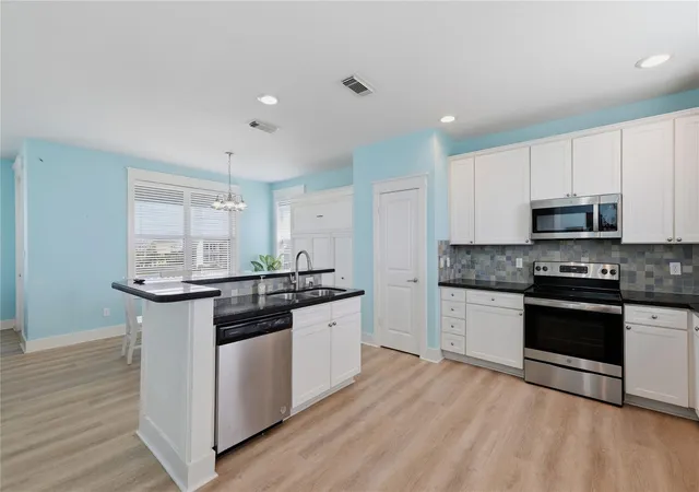 Photo 4 of Single family home for sale at 4218 King Rail Cir, Galveston, TX 77554 | MLS# 36091780 | Listing updated on 2026-09-09