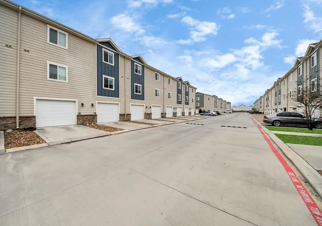 Photo 2 of Multi family home for sale at 21155 Gosling Rd #40, Spring, TX 77388 | MLS# 97192420 | Listing updated on 2026-09-08
