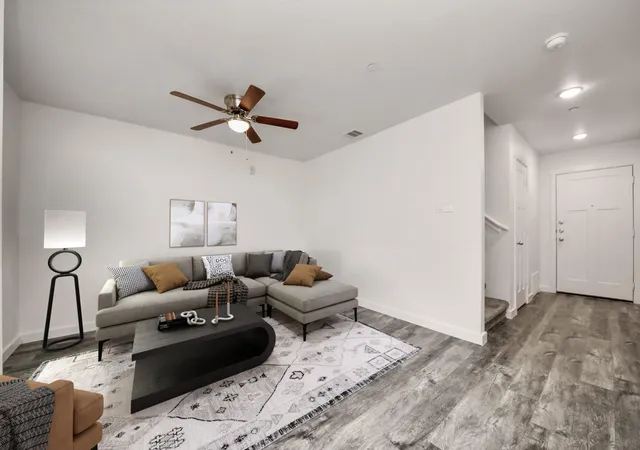 Listing Photo 5 - Condo for sale in building located at 21155 Gosling Rd, Spring, TX 77388 - Unit #40