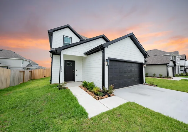 Photo 2 of Single family home for sale at 14011 Mount Hunter Dr, Willis, TX 77318 | MLS# 58925244 | Listing updated on 2026-10-08