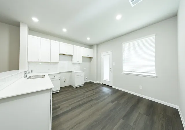 Photo 4 of Single family home for sale at 14011 Mount Hunter Dr, Willis, TX 77318 | MLS# 58925244 | Listing updated on 2026-10-08