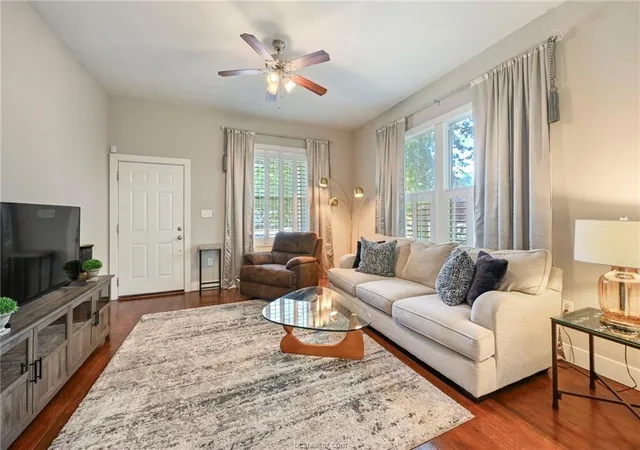 Photo 3 of Single family home for sale at 504 W 28th Street, Bryan, TX 77803 | MLS# 83364179 | Listing updated on 2026-09-23