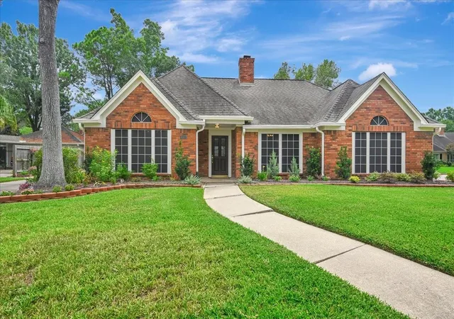 Single family home for sale at 4002 Roaring Rapids Dr, Houston, TX 77059 | MLS# 26126269