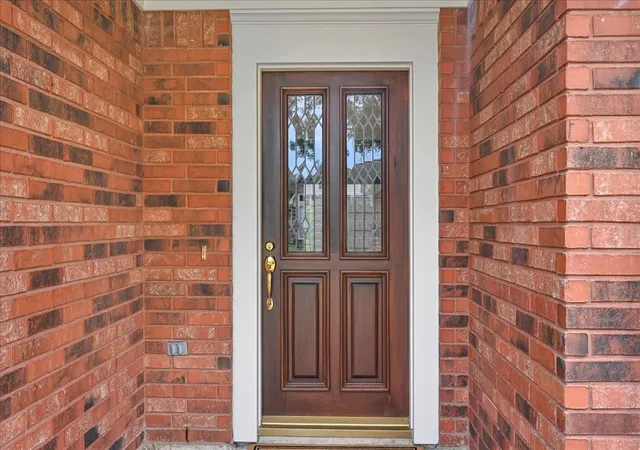 Photo 4 of Single family home for sale at 4002 Roaring Rapids Dr, Houston, TX 77059 | MLS# 26126269 | Listing updated on 2026-09-20