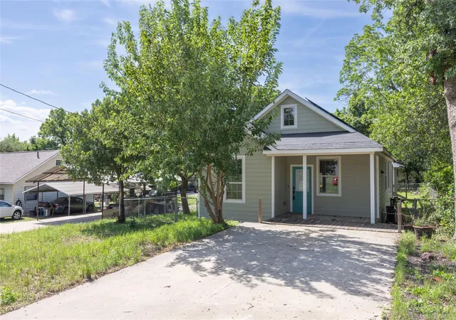 Single family home for sale at 205 E 2nd Street, Hearne, TX 77859 | MLS# 93035595