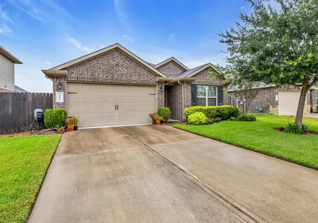 Photo 4 of Single family home for sale at 14093 Lake Crescent Dr, Conroe, TX 77384 | MLS# 45991681 | Listing updated on 2026-09-23