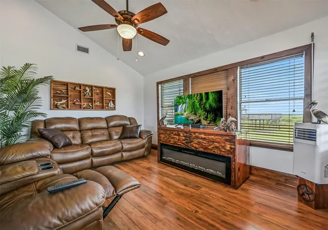 Photo 3 of Single family home for sale at 16510 Edward Teach Rd, Galveston, TX 77554 | MLS# 21154792 | Listing updated on 2026-09-09