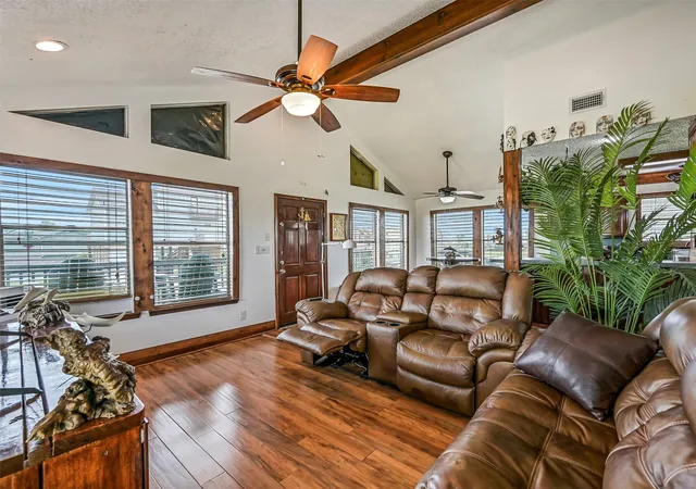 Photo 4 of Single family home for sale at 16510 Edward Teach Rd, Galveston, TX 77554 | MLS# 21154792 | Listing updated on 2026-09-09