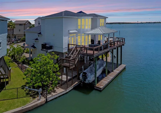 Photo 48 of Single family home for sale at 1303 Outrigger, Galveston, TX 77554 | MLS# 39329427 | Listing updated on 2026-09-26