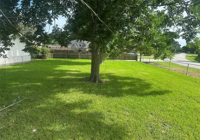 Photo 3 of Single family home for sale at 4959 Garfield Ave, Groves, TX 77619 | MLS# 78804254 | Listing updated on 2026-09-17