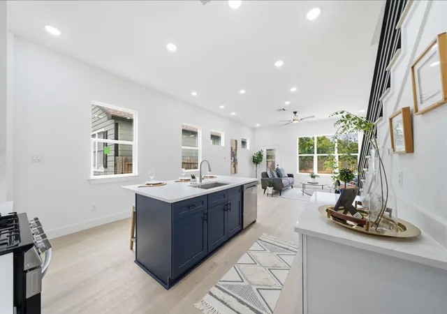 Photo 3 of Single family home for sale at 2309 Creston Dr, Houston, TX 77026 | MLS# 76386840 | Listing updated on 2026-09-19
