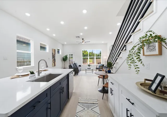 Photo 4 of Single family home for sale at 2309 Creston Dr, Houston, TX 77026 | MLS# 76386840 | Listing updated on 2026-09-19