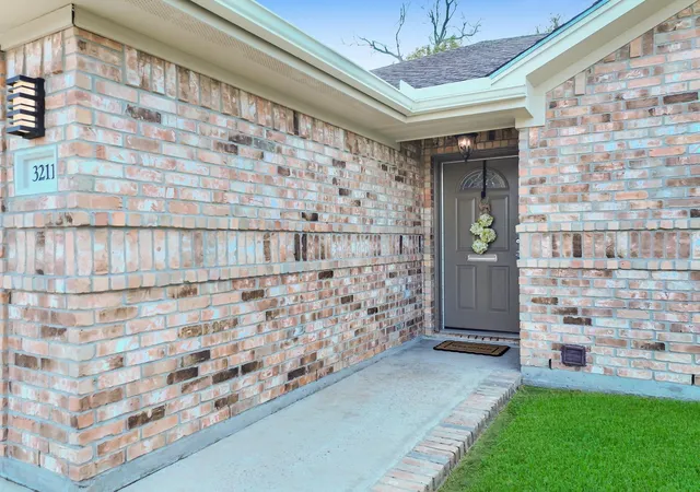Photo 4 of Single family home for sale at 3211 Ave G, Nederland, TX 77627 | MLS# 30935174 | Listing updated on 2026-09-20