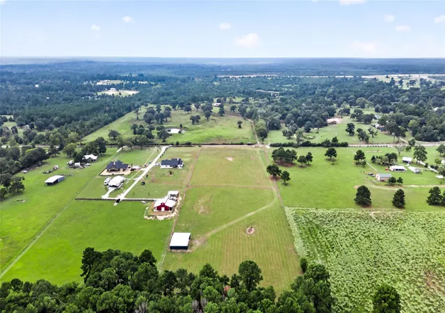 Photo 3 of Sale Pending at 6111 County Rd 344, Navasota, TX 77868 | MLS# 47669165 | Listing updated on 2026-10-09