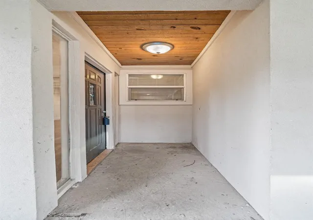 Photo 3 of Single family home for sale at 5518 Bretshire Dr, Houston, TX 77016 | MLS# 69867046 | Listing updated on 2026-09-05