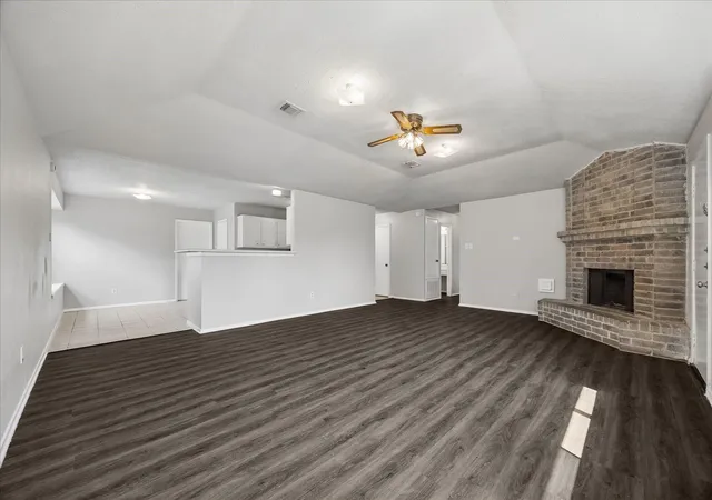 Photo 3 of Single family home for sale at 1922 Summer Pl Dr, Missouri City, TX 77489 | MLS# 80346447 | Listing updated on 2026-09-01