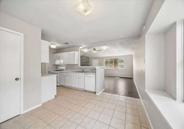 Photo 3 of Single family home for sale at 1922 Summer Pl Dr, Missouri City, TX 77489 | MLS# 80346447 | Listing updated on 2026-09-01