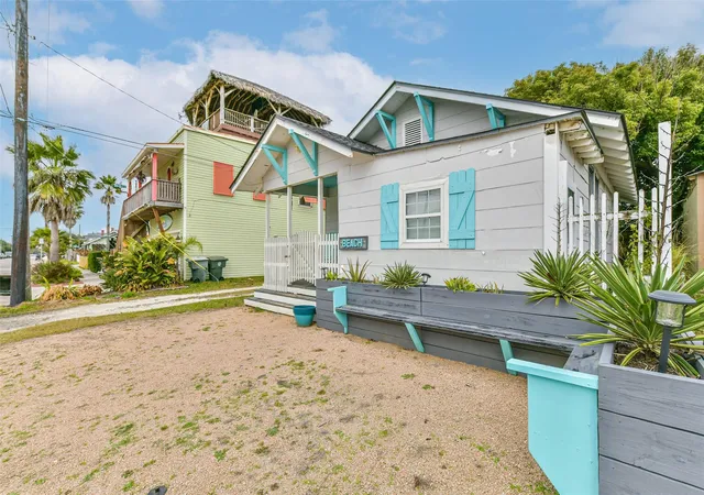 Photo 4 of Single family home for sale at 2314 31st Street, Galveston, TX 77550 | MLS# 24807733 | Listing updated on 2026-09-05