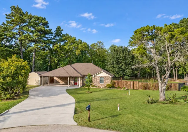 Photo 3 of Single family home for sale at 1 County Rd 2208 2, Cleveland, TX 77327 | MLS# 90436172 | Listing updated on 2026-10-03