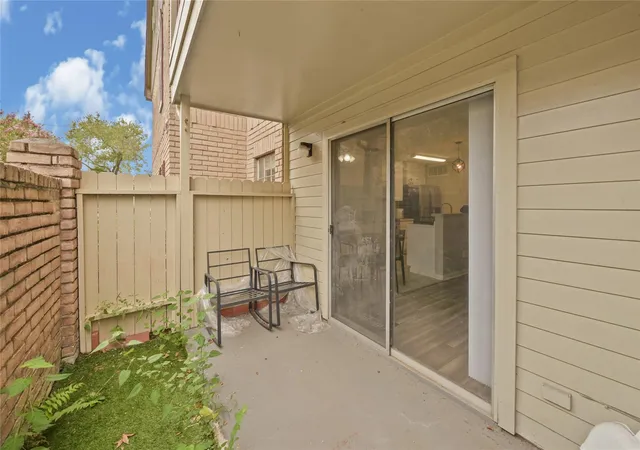 Condo for sale at 2120 El Paseo St #3103, Houston, TX 77054 | MLS# 13559494
