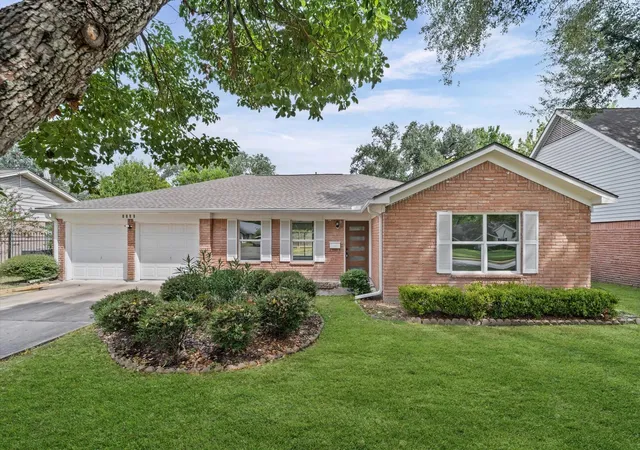 Photo 1 of Single family home for sale at 9506 Winsome Ln, Houston, TX 77063 | MLS# 75694641 | Listing updated on 2026-09-19