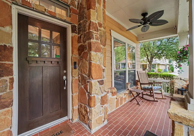 Photo 3 of Single family home for sale at 62 W Tapestry Park Cir, Spring, TX 77381 | MLS# 97139822 | Listing updated on 2026-09-14